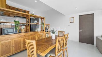 Vila, 3 kamar tidur, kolam renang pribadi | Ruang makan