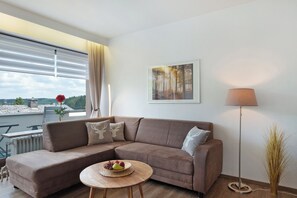 TV, DVD-spiller, bordtennis og stereoanlegg