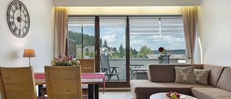 TV, DVD player, table tennis, stereo