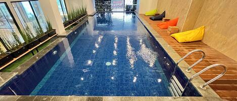 حمّام سباحة خارجي