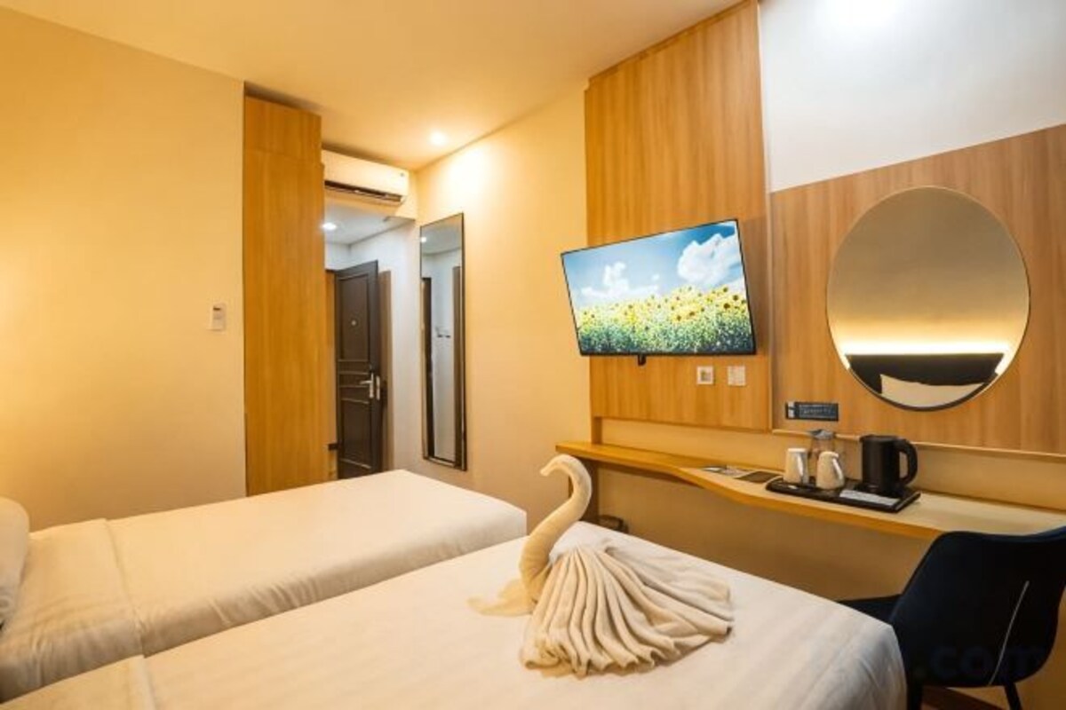 Desk, WiFi (free), bed sheets