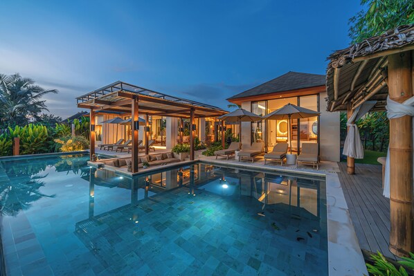 Outdoor pool - Rosita Ubud - Stunning 5BR Villa (Ubud)