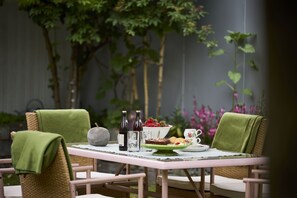 Outdoor dining - House Tourneur, vacation apartment with fireplace, 75 sqm (Lippetal-Herzfeld)