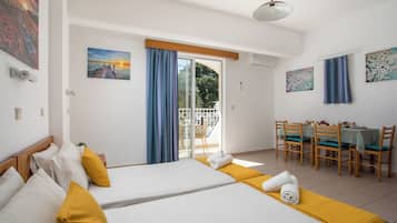 2 bedrooms, desk, WiFi, bed sheets