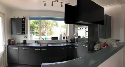 Limegrove Comfortable Three Bedroom House