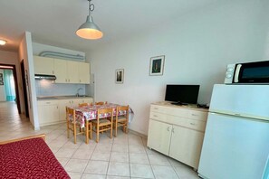 Interior - Apartment Porto Santa Margherita near Beach (Porto Santa Margherita (VE))