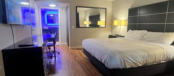 Charming King Studio Suite in Lafayette with High-Speed WiFi & More!
