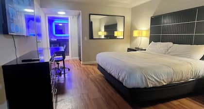 Charming King Studio Suite in Lafayette with High-Speed WiFi & More!
