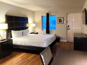 Bureau, draps fournis