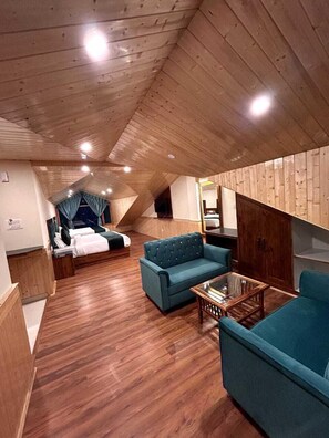 Family Suite, Balcony, Mountain View | 1 bedroom, hypo-allergenic bedding, Tempur-Pedic beds, free WiFi