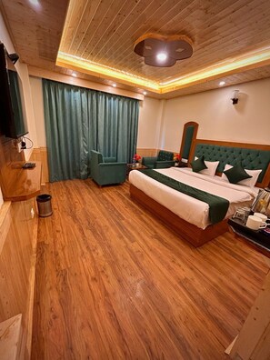 Luxury Double Room, Balcony, Valley View | 1 bedroom, hypo-allergenic bedding, Tempur-Pedic beds, free WiFi
