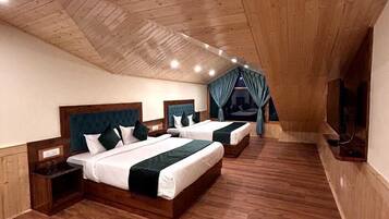 Familien-Suite, Balkon, Bergblick | 1 Schlafzimmer, Allergikerbettwaren, Tempur-Pedic-Betten