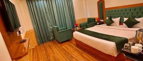 Luxury Double Room, Balcony, Valley View | 1 bedroom, hypo-allergenic bedding, Tempur-Pedic beds, free WiFi