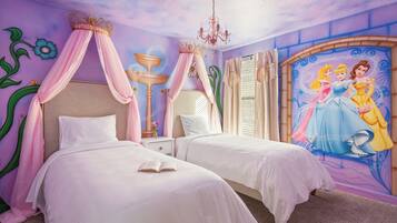 6 chambres, bureau, fer et planche Ă repasser, lit parapluie