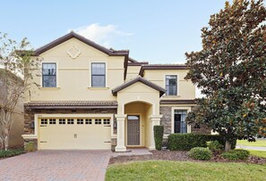 Exterior - Pool, Game Room & Resort Access, Sleeps 18 – Shadow Mountain by AvantStay (Davenport)