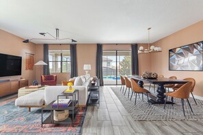 Smart TV, videogiochi, impianto stereo, studio