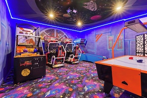 Games room - Resort Home Near Disney, Pool+Game Room, Sleeps 20 | Twice-as-Nice by AvantStay (Kissimmee)