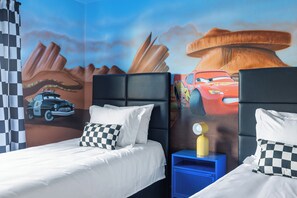 8 bedrooms, iron/ironing board, travel cot, free WiFi - Resort Home Near Disney, Pool+Game Room, Sleeps 20 | Twice-as-Nice by AvantStay (Kissimmee)