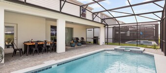 On-Site Waterpark, Pool & Sleeps 26 | Resort Home – Flamingo Grove by AvantStay