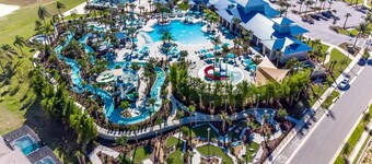 On-Site Waterpark, Pool & Sleeps 26 | Resort Home – Flamingo Grove by AvantStay