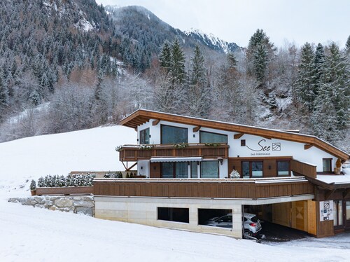 See the Holiday Home with Lake View, Private Terrace and Wi-Fi