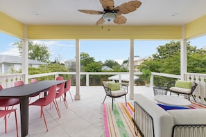 Outdoor dining - Luxe Villa near Beach, Pool + HotTub, Chef's Kitchen | Woodward Way by AvantStay (Destin)