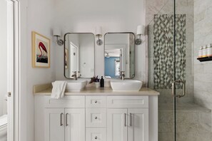Shower, hair dryer, towels