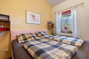 1 bedroom, free WiFi, bed sheets