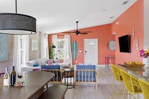 Smart-TV, Kamin, Videospiele, Stereoanlage