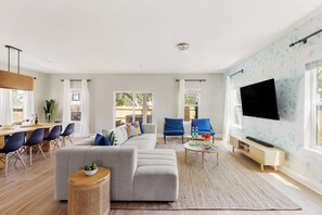 TV connectée, jeux vidéo, espaces bureaux