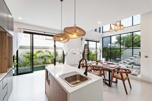 Biệt thự, 3 phòng ngủ, hồ bơi riêng | Phòng ăn