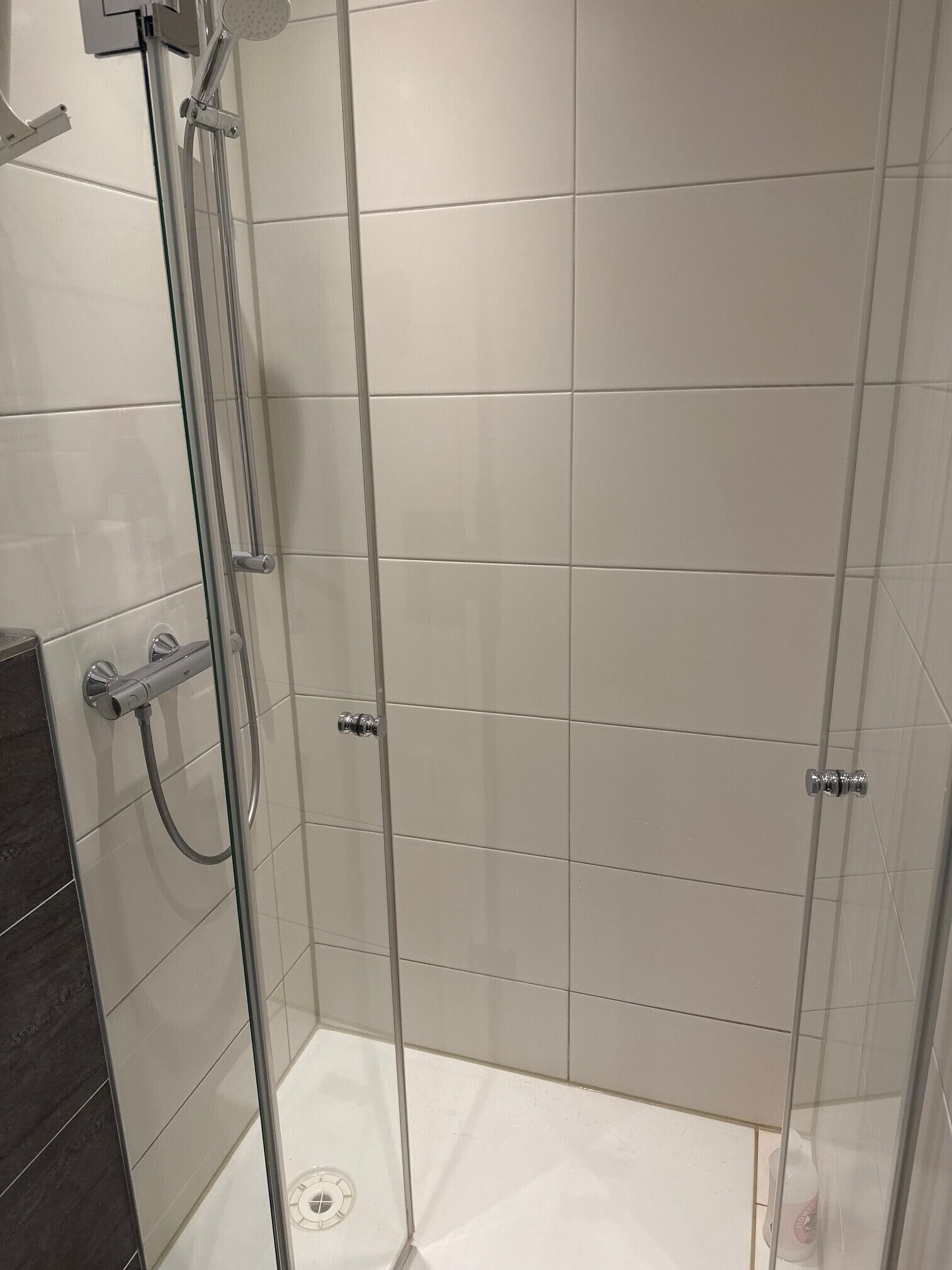 Douche, serviettes fournies