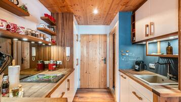 Kühlschrank, Herdplatte, Geschirrspüler