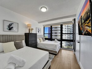 2 室のベッドルーム、アイロン / アイロン台、旅行用ベビーベッド、WiFi (無料)