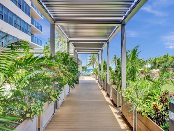 Property grounds - Luxury Beach Condo with Exclusive Resort Amenities 1016 (Miami Beach)