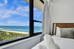 2 bedrooms, travel crib, free WiFi, bed sheets