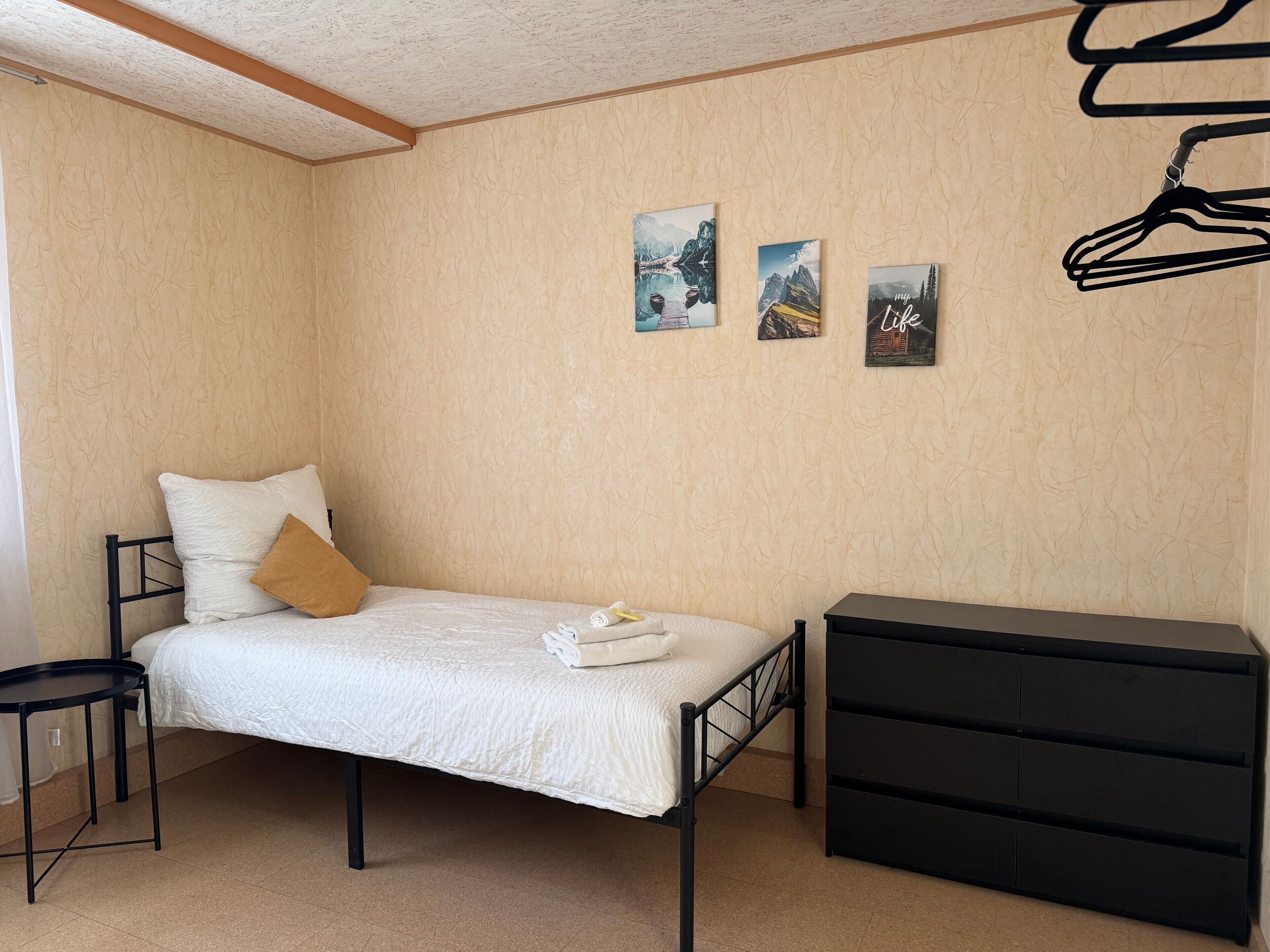 4 bedrooms, free WiFi, bed sheets