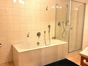 Shower, towels