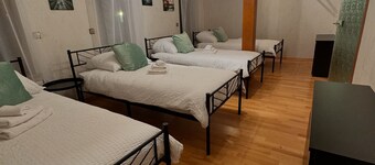 Holiday Home 'M B Homes Pfullingen 2' with Private Terrace, Private Garden and Wi-Fi