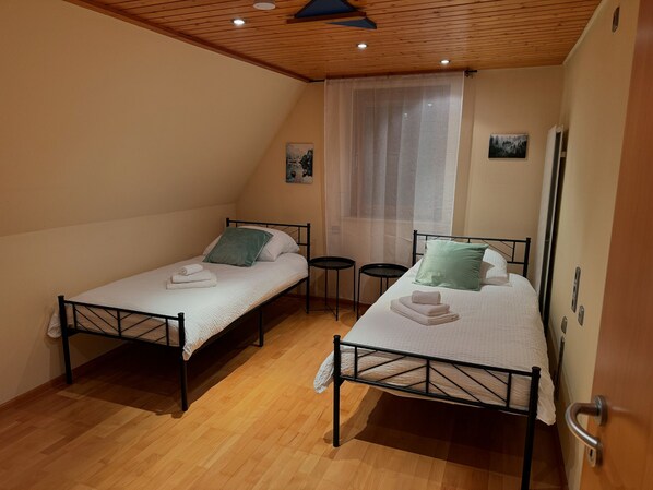 4 chambres, Wi-Fi gratuit, draps fournis