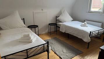 3 bedrooms, free WiFi, bed sheets