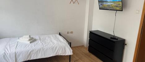 3 عدّة غرف نوم وواي فاي مجانًا وملاءات أسرّة