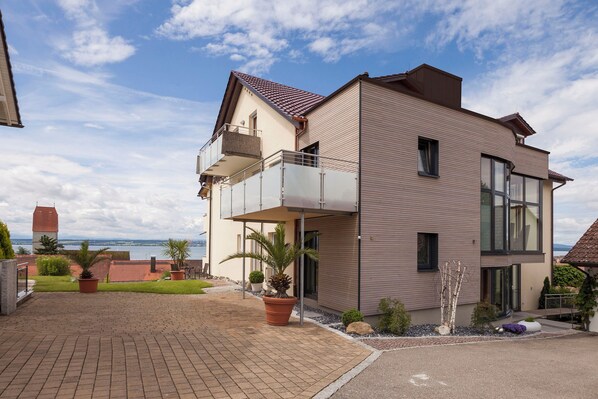 Exterior - Comfort Room with Side Lake View, Balcony and Wi-Fi (Hagnau am Bodensee)