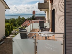 Property grounds - Comfort Room with Side Lake View, Balcony and Wi-Fi (Hagnau am Bodensee)