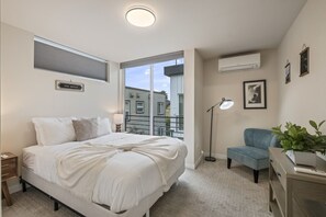 2 bedrooms, desk, iron/ironing board, WiFi