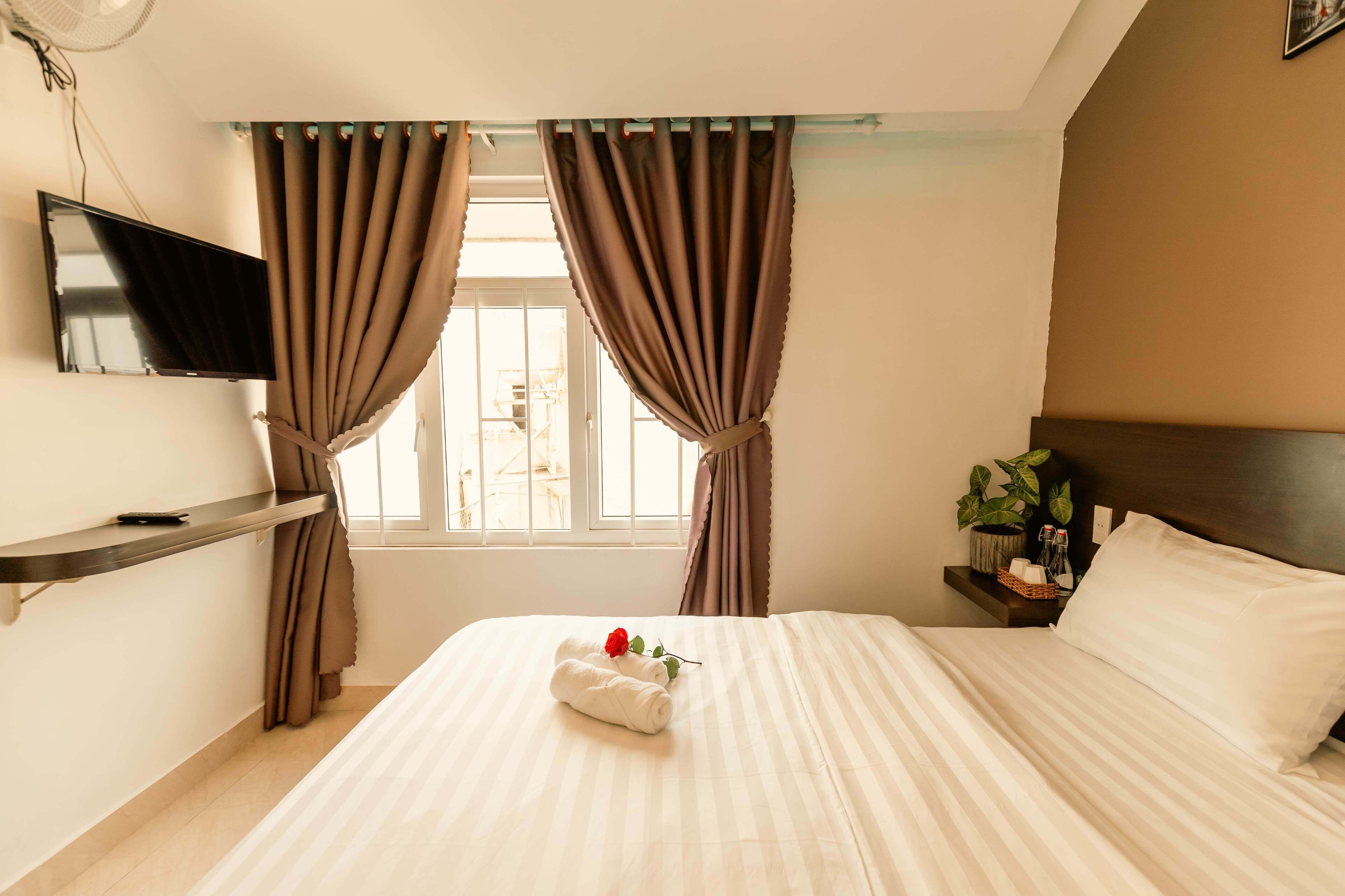 Habitación Deluxe doble, vistas a la ciudad | Escritorio, espacio para trabajar con un portátil, wifi gratis