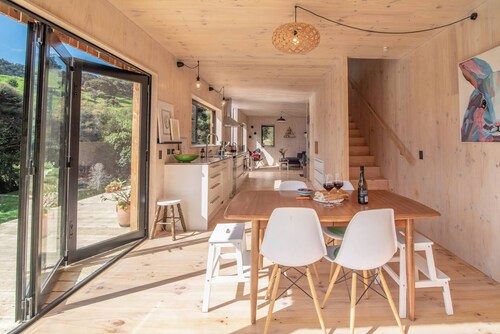 Bellbird Bach  - Akaroa