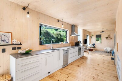 Bellbird Bach  - Akaroa