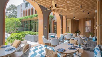 3 restaurants, Thai cuisine