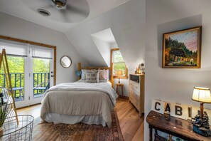 2 bedrooms, travel cot, free WiFi, bed sheets